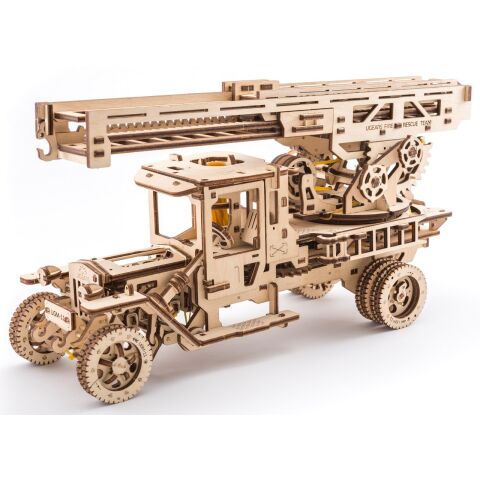 Ugears 3D drevené mechanické puzzle UGM-11 Nákladiak s požiarnym rebríkom